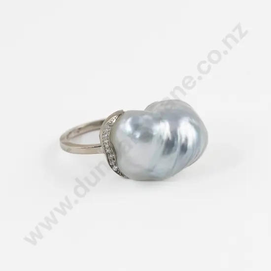 18ct Large Keshi Pearl and Diamond Ring
