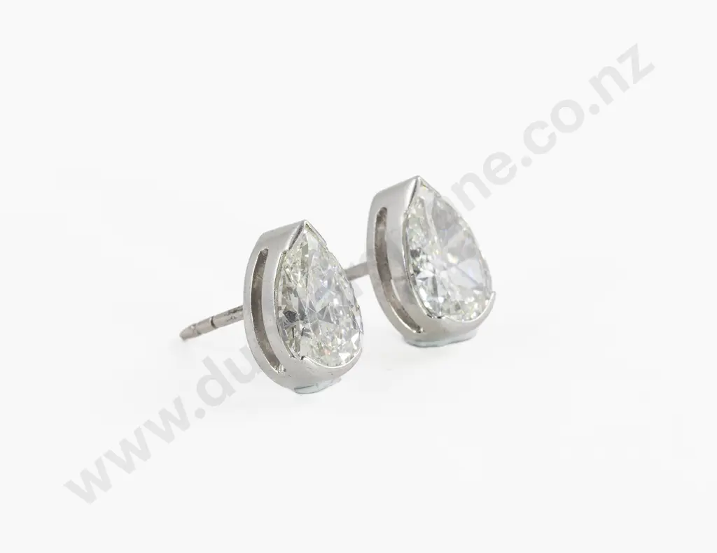 Pair 18ct White Gold Solitaire Diamond Stud Earrings Image 1++