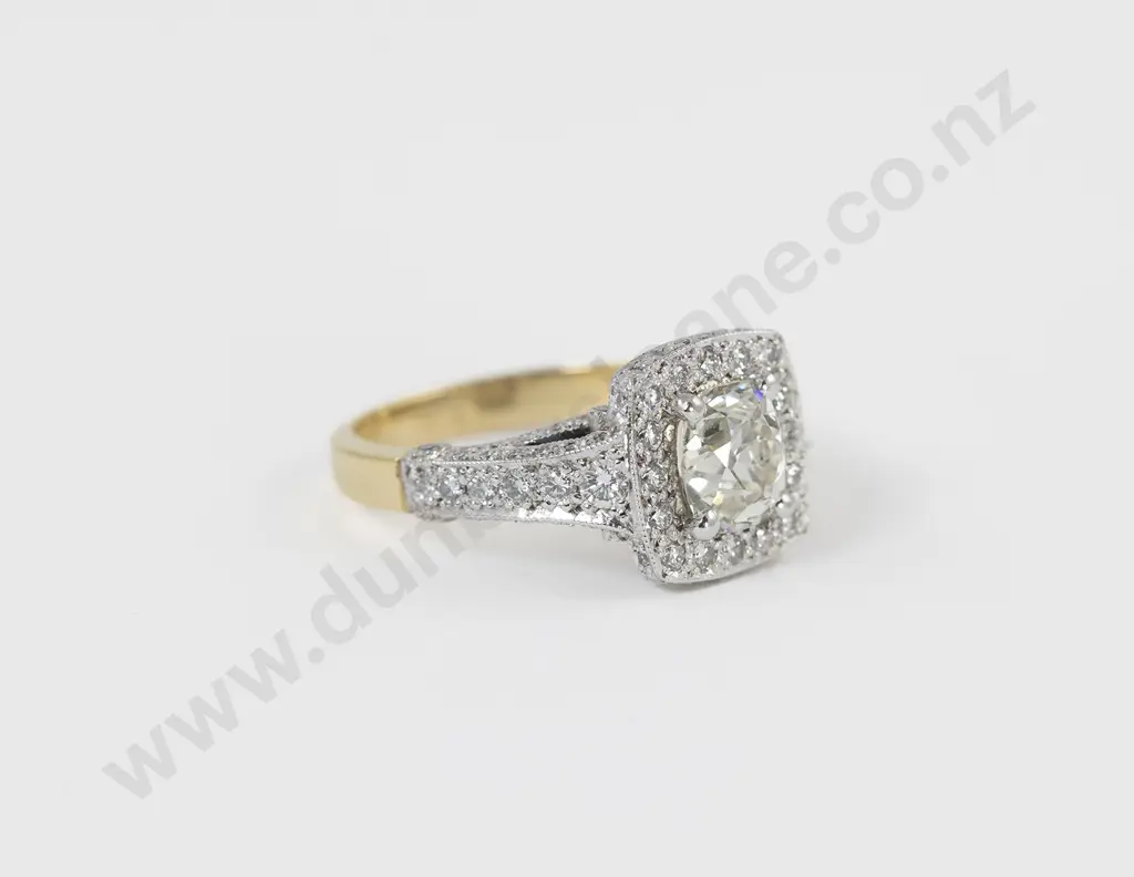 18ct Yellow and White Gold 107stone Diamond Cluster Ring Image 1++