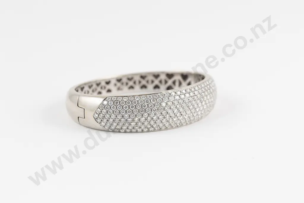 18ct White Gold 243stone Diamond Hinged Snap Bangle Image 1++