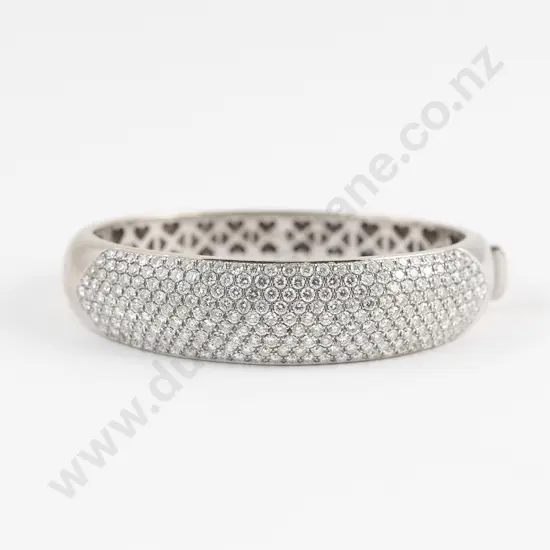18ct White Gold 243stone Diamond Hinged Snap Bangle