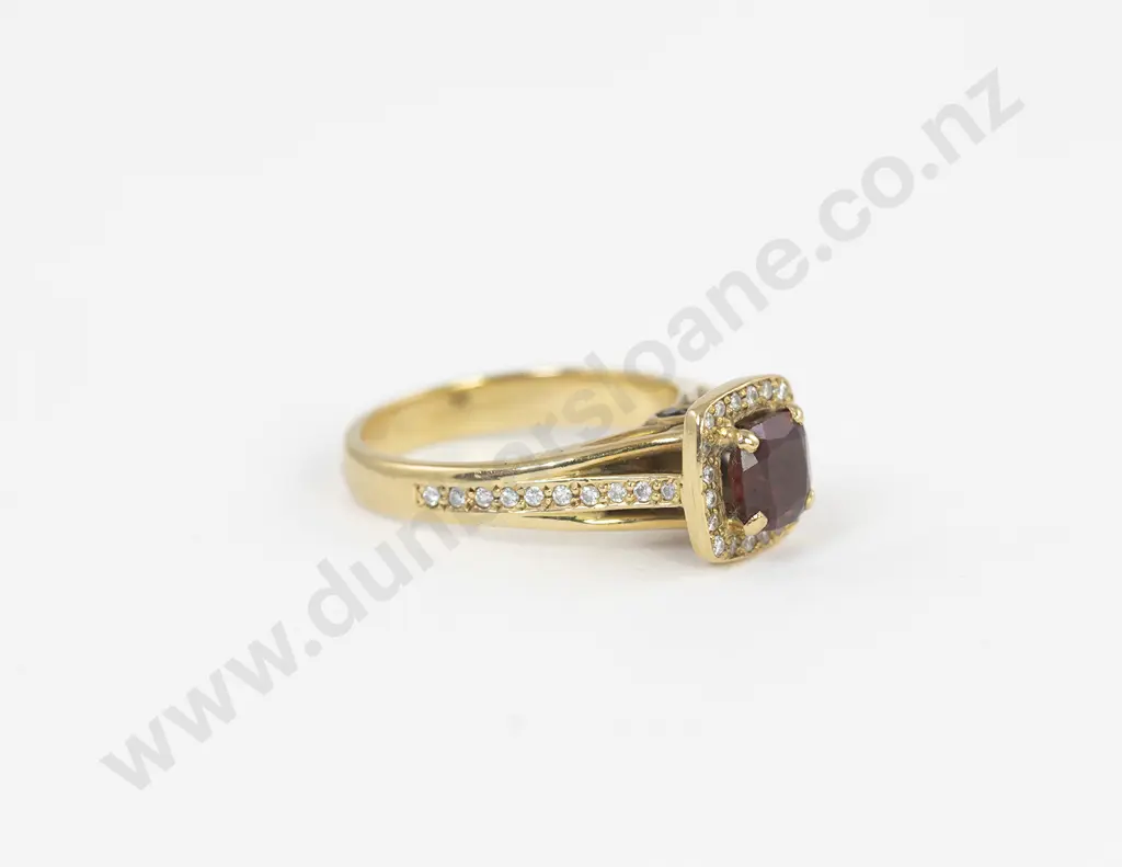 18ct 41stone Garnet and Diamond Cluster Ring Image 1++