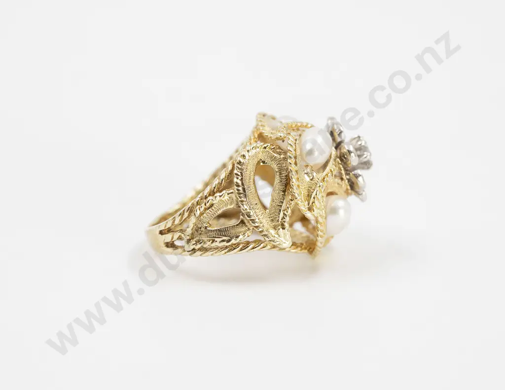 14ct White Gold Pearl and Diamond Cluster Dress Ring Image 1++