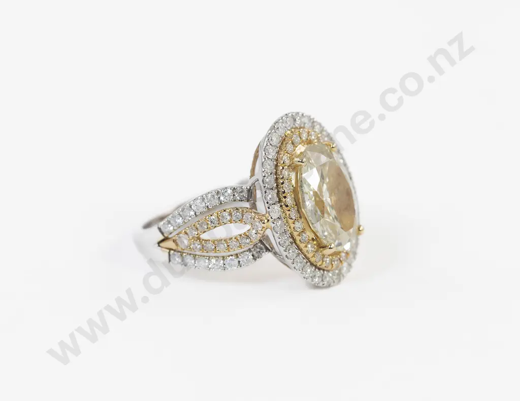 14ct White and Yellow 113stone Gold Diamond Cluster Ring Image 1++