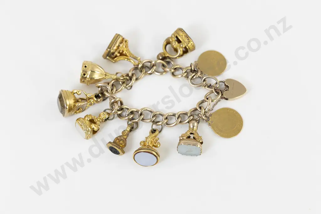 9ct Curb Link Bracelet Image 1++