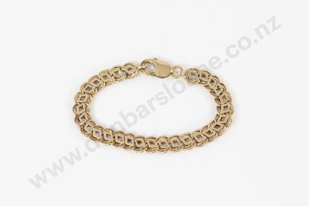 9ct Modern Flattened Curb Link Bracelet Image 1++