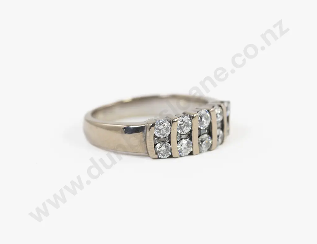 18ct White Gold 20stone Diamond Dress Ring Image 1++