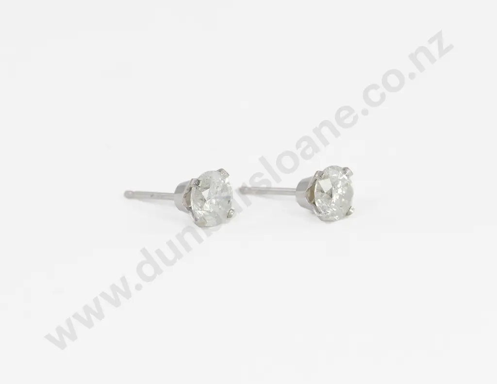 14ct White Gold Diamond Stud Earrings Image 1++