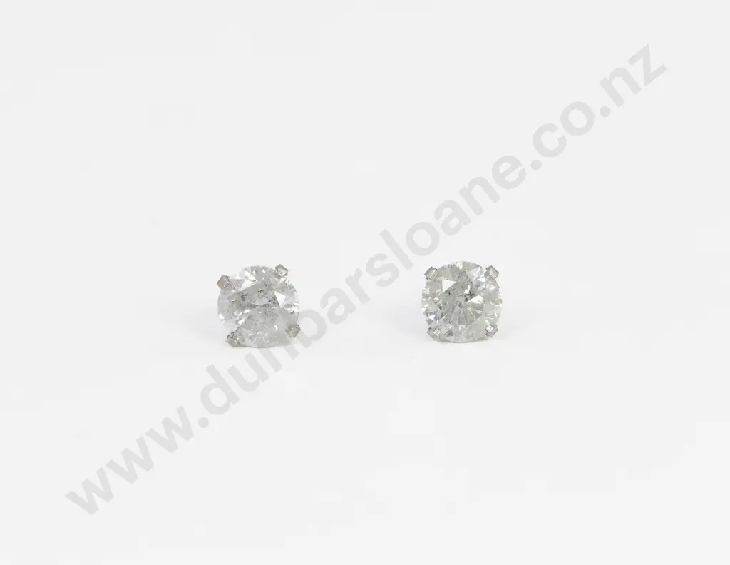 14ct White Gold Diamond Stud Earrings Image 1++