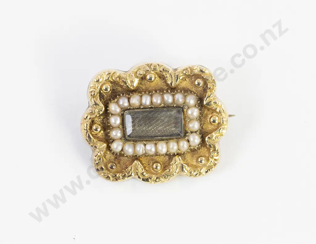 Small Early Victorian Mourning Brooch Image 1++