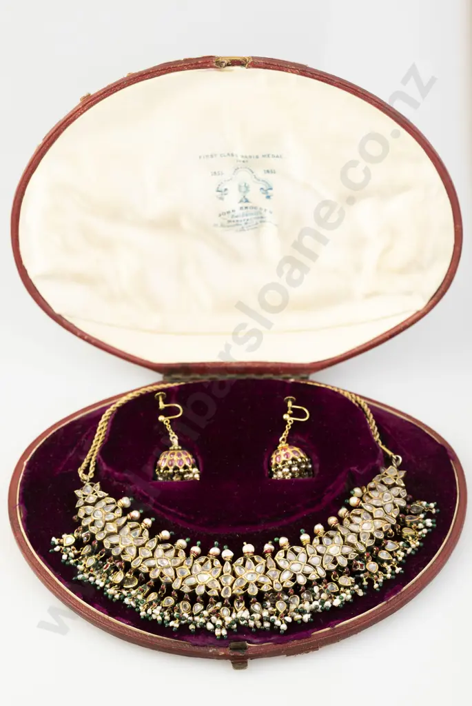 Antique Mughal Diamond Pearl Emerald and Enamelled Necklace Image 1++