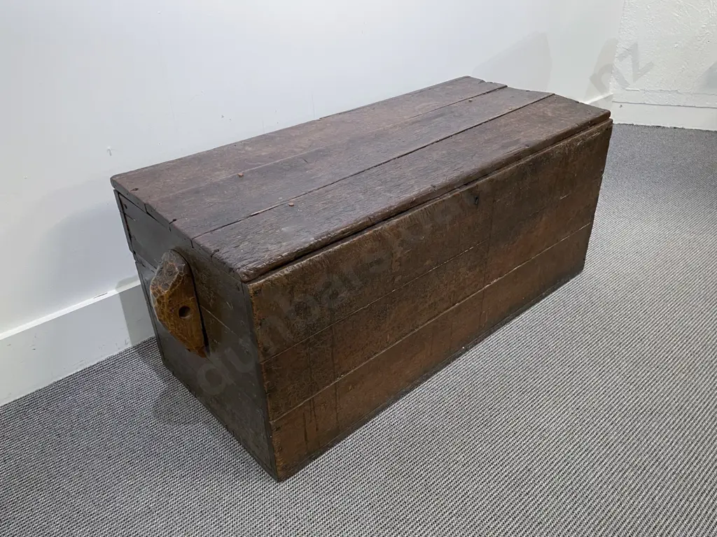 C18th Oak Seaman's Chest Image 1++