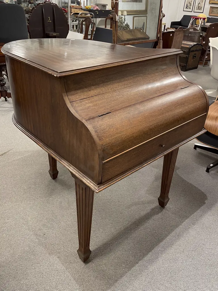 "Voice of Centuries" Grand Piano Form Windup Gramophone Image 1++