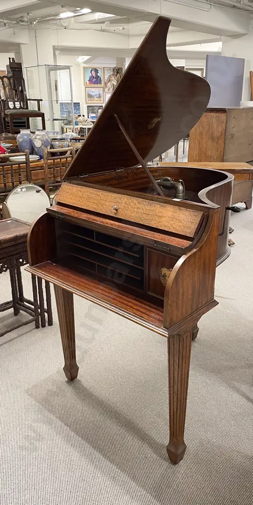 "Voice of Centuries" Grand Piano Form Windup Gramophone Image 1++