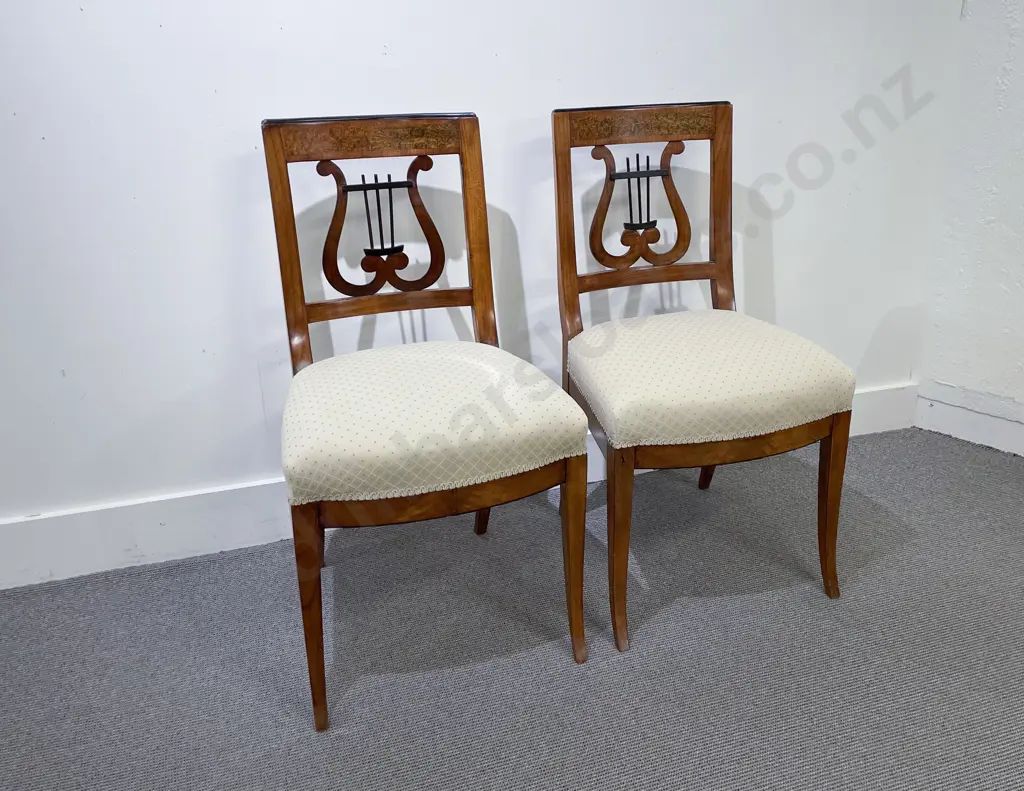 An Elegant Set of Four C19th Beidermeier Dining Chairs Image 1++