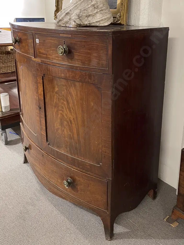 Regency Mahogany Bowfront Linen Press Image 1++