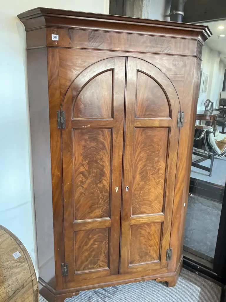 Geo III Mahogany Floor Standing Corner Cupboard Image 1++