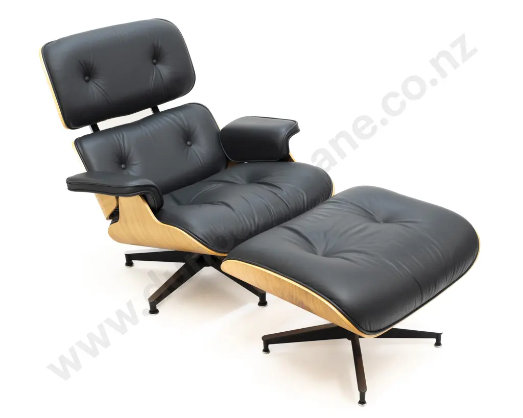 Charles and Ray Eames for Herman Miller Model 670 Lounge Chair and 671 Ottoman Image 1++