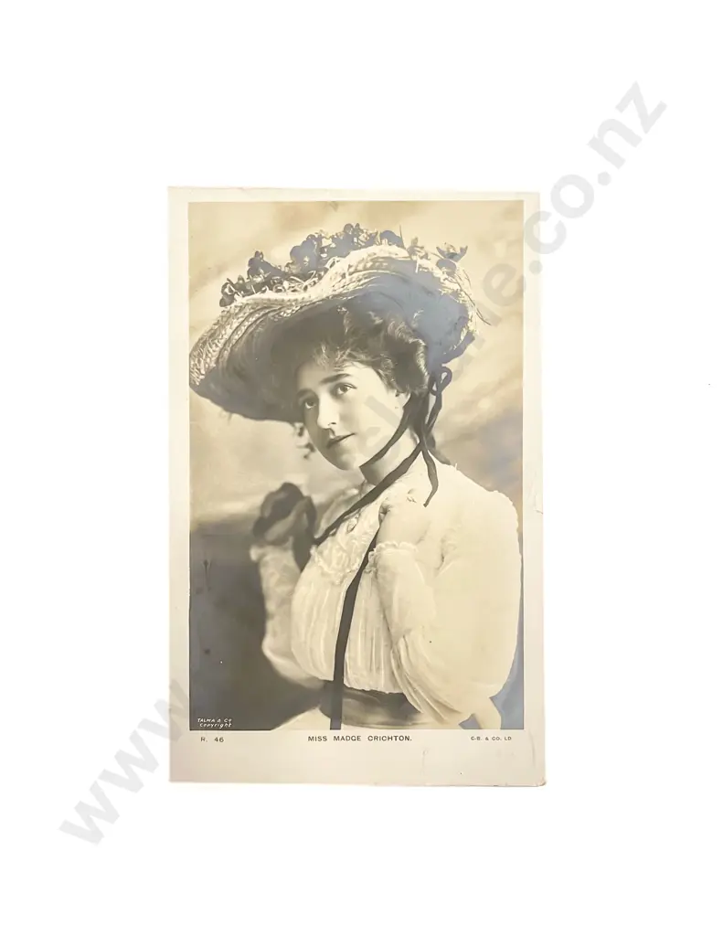 Collection of Assorted Early C20th Beauties Greetings and Postcard Portraits Image 1++