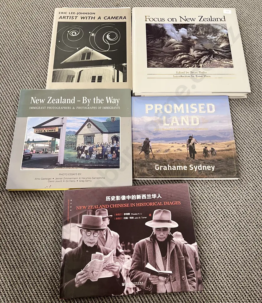 Quantity of Assorted Photograph & Art Reference Books Image 1++