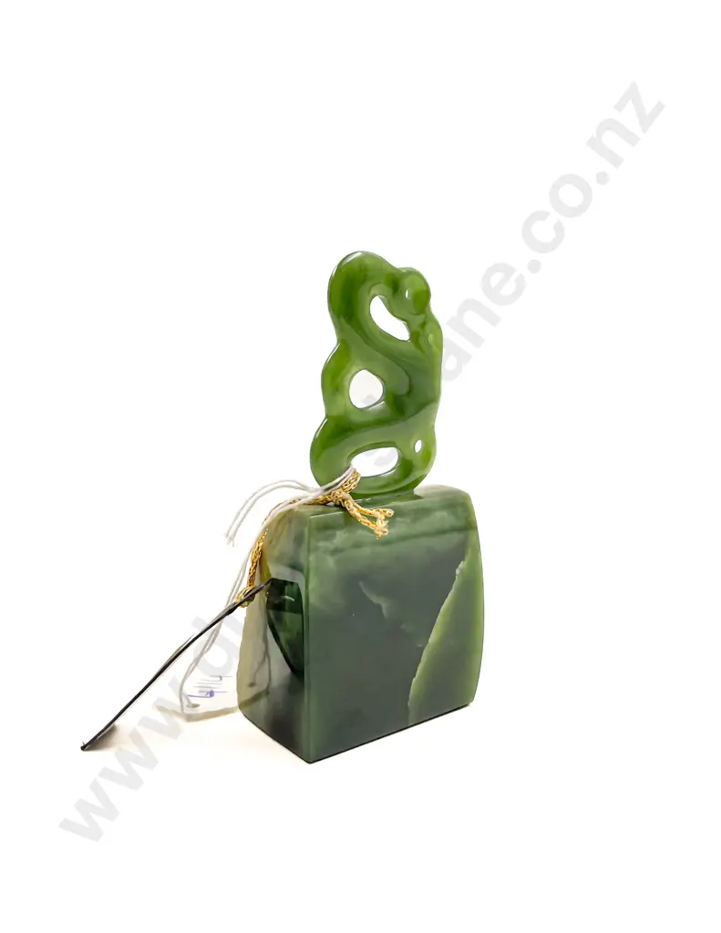 Polished Pounamu Paperweight Image 1++