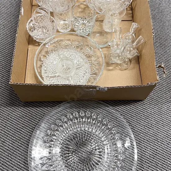Quantity of Assorted Crystal and Glass Ware