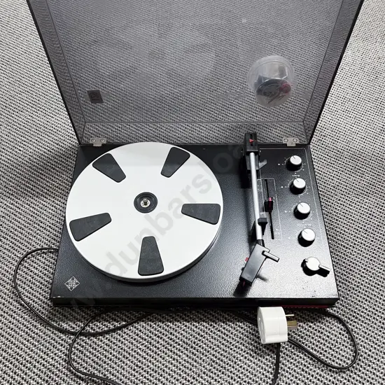 Liftomat S Turntable with Accessories