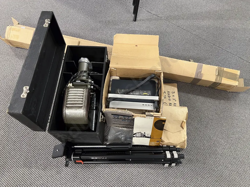 Aldis Bros Projector with Screen Tripod & Sony Tape Recorder TC-905 Image 1++