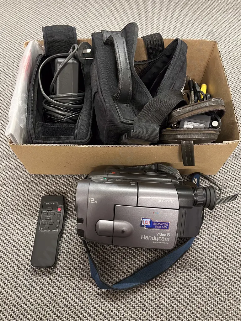 Sony Video 8 Handicam with Assorted Accessories Image 1++