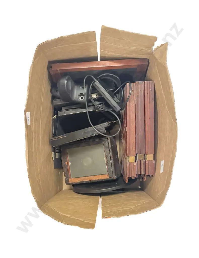 Quantity of Assorted Camera Plates Image 1++