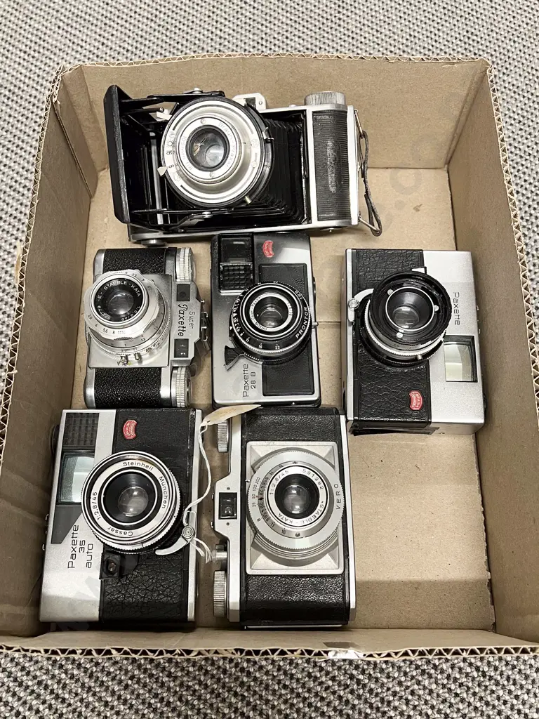Six Vintage Assorted Cameras Image 1++