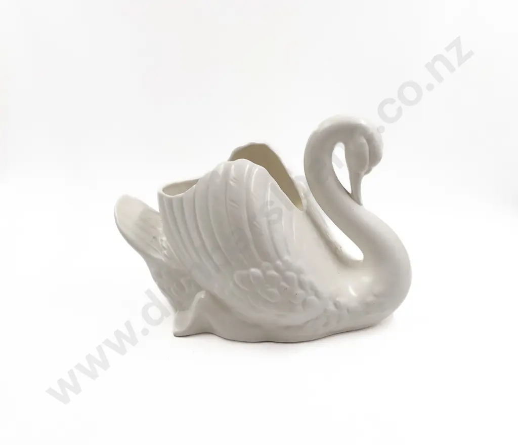 Large Crown Lynn Swan No. 170 Image 1++