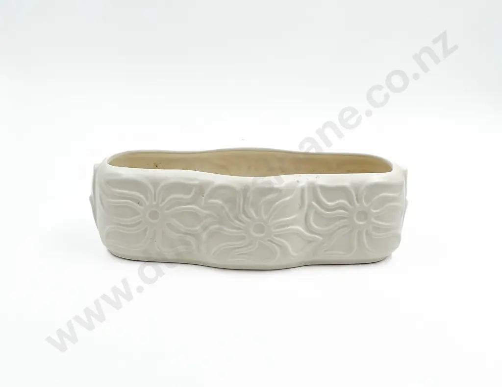 Large Crown Lynn Trough No. 107 Image 1++