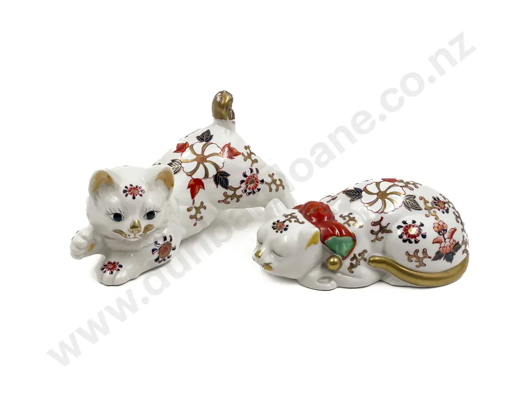 Two Imari Pattern Cat Ornaments Image 1++