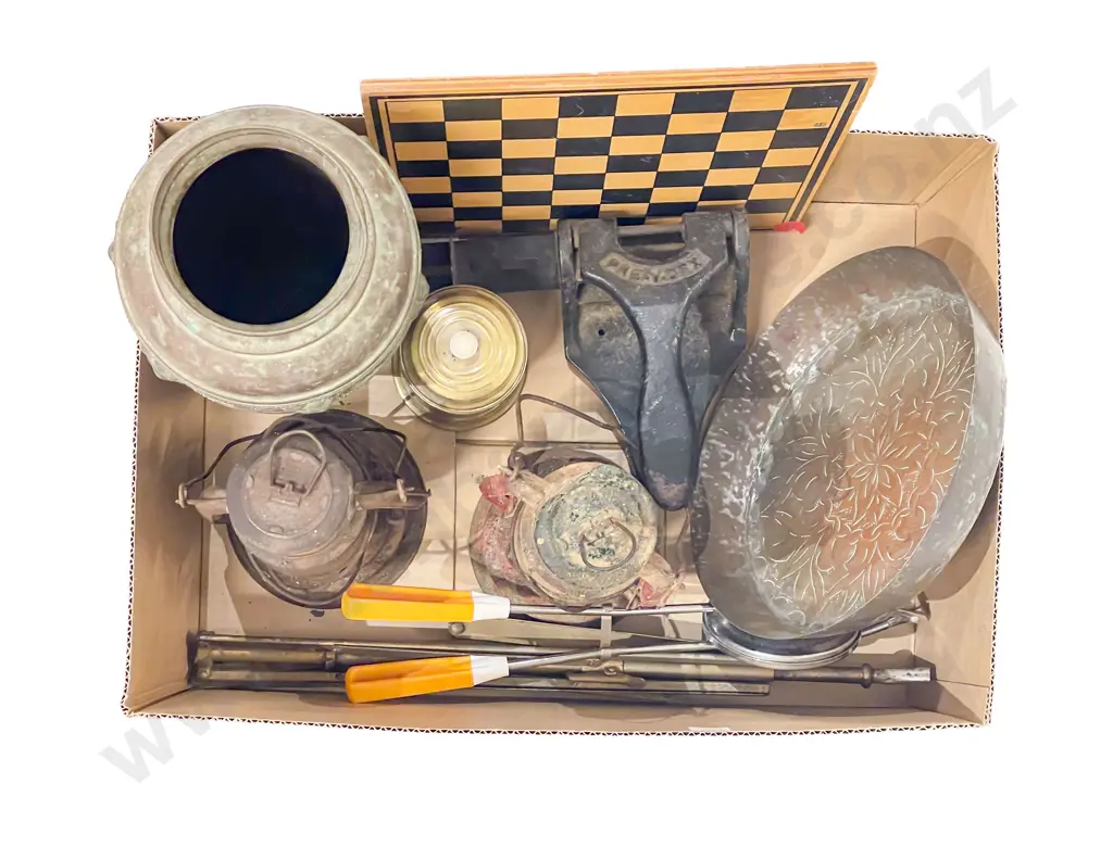 Quantity of Assorted Vintage incl Two Miners Lamps Image 1++