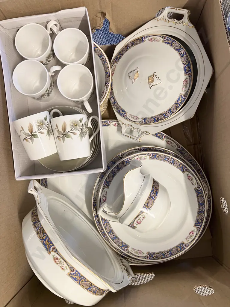 Quantity of Assorted Bridgwood Dinner Ware etc Image 1++