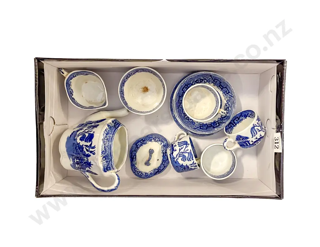 English Printed Blue and White Willow Pattern Toy Tea Set Image 1++