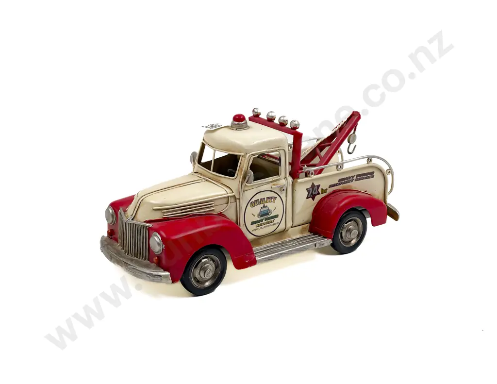 Modern Tin Plate Tow Truck Image 1++