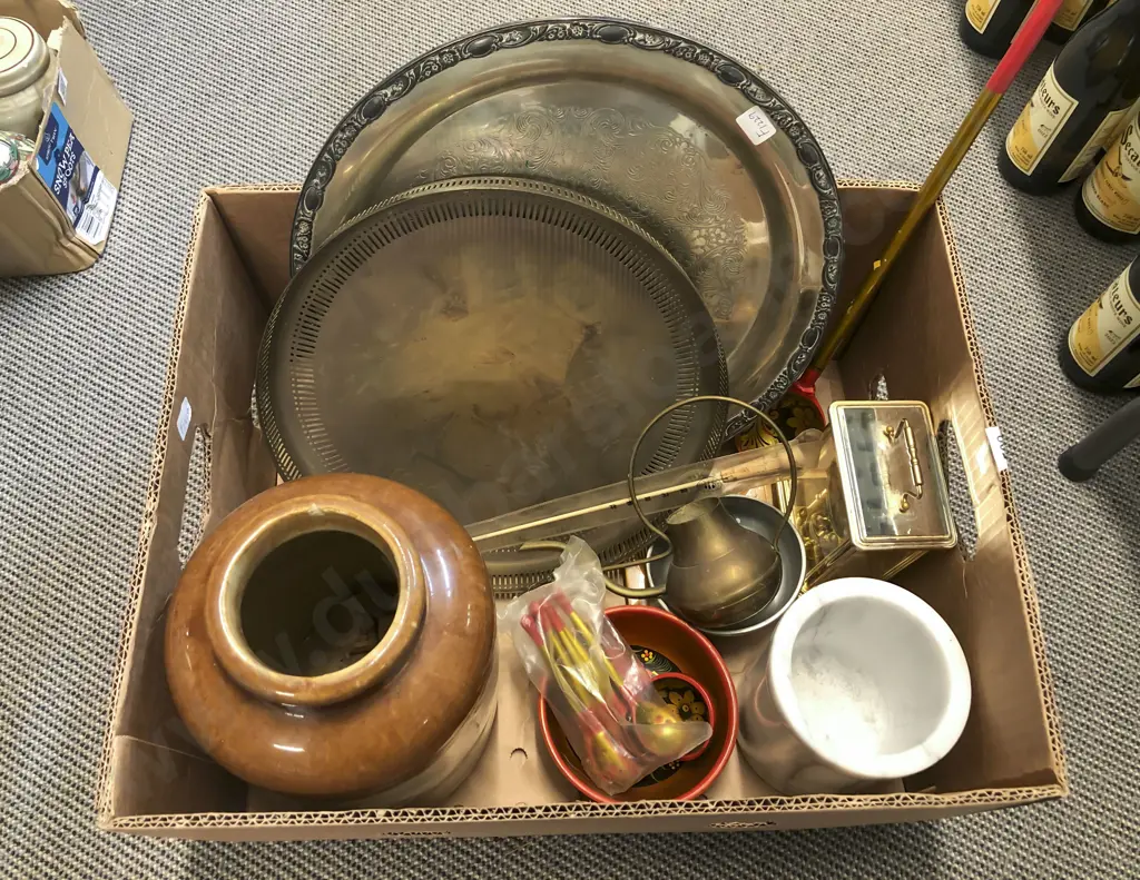 Quantity of Assorted incl Crock with Serving Trays etc Image 1++