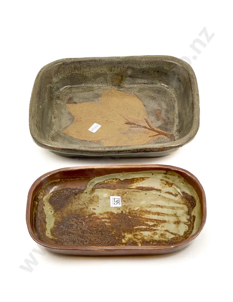 Two NZ Pottery Shallow Platters Image 1++