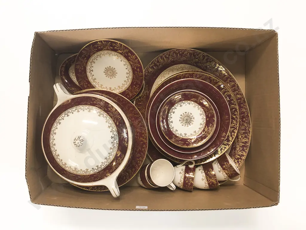 J & G Meakin Part Dinner Service Image 1++