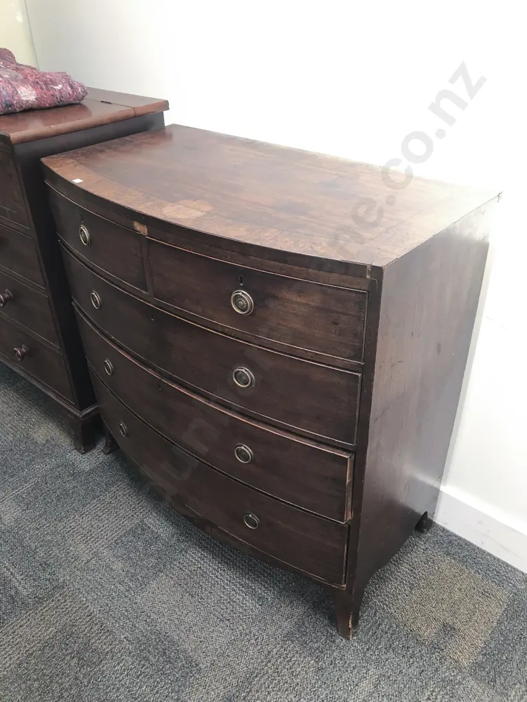 C19th Mahogany Bow Front Chest of Drawers Image 1++