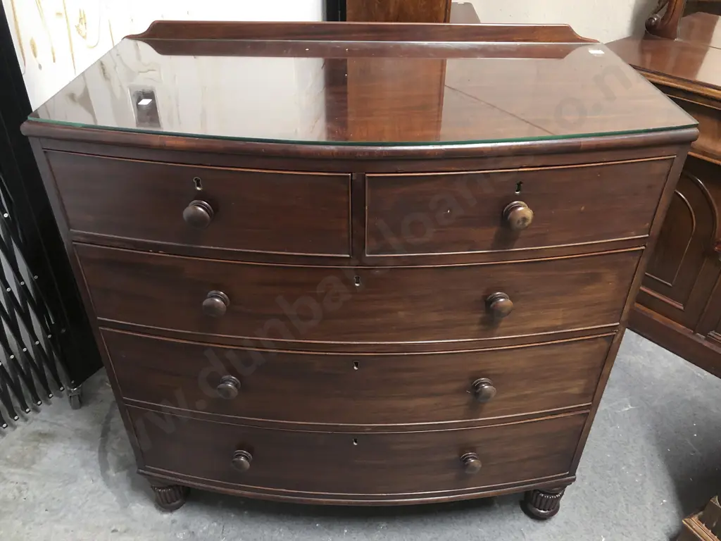 Victorian Mahogany Bow Front Chest of Drawers Image 1++