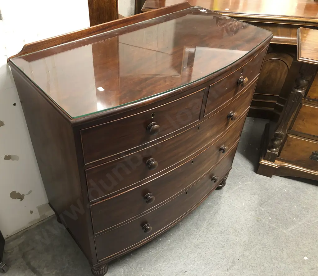 Victorian Mahogany Bow Front Chest of Drawers Image 1++