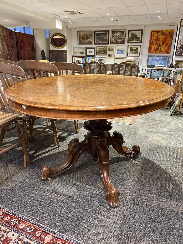 A Good Quality Victorian Burr Walnut Loo Table Image 1++