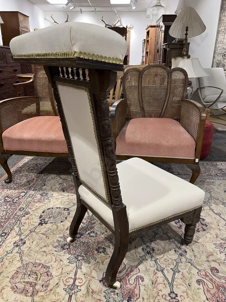 Prie-Dieu Kneeler Chair Image 1++