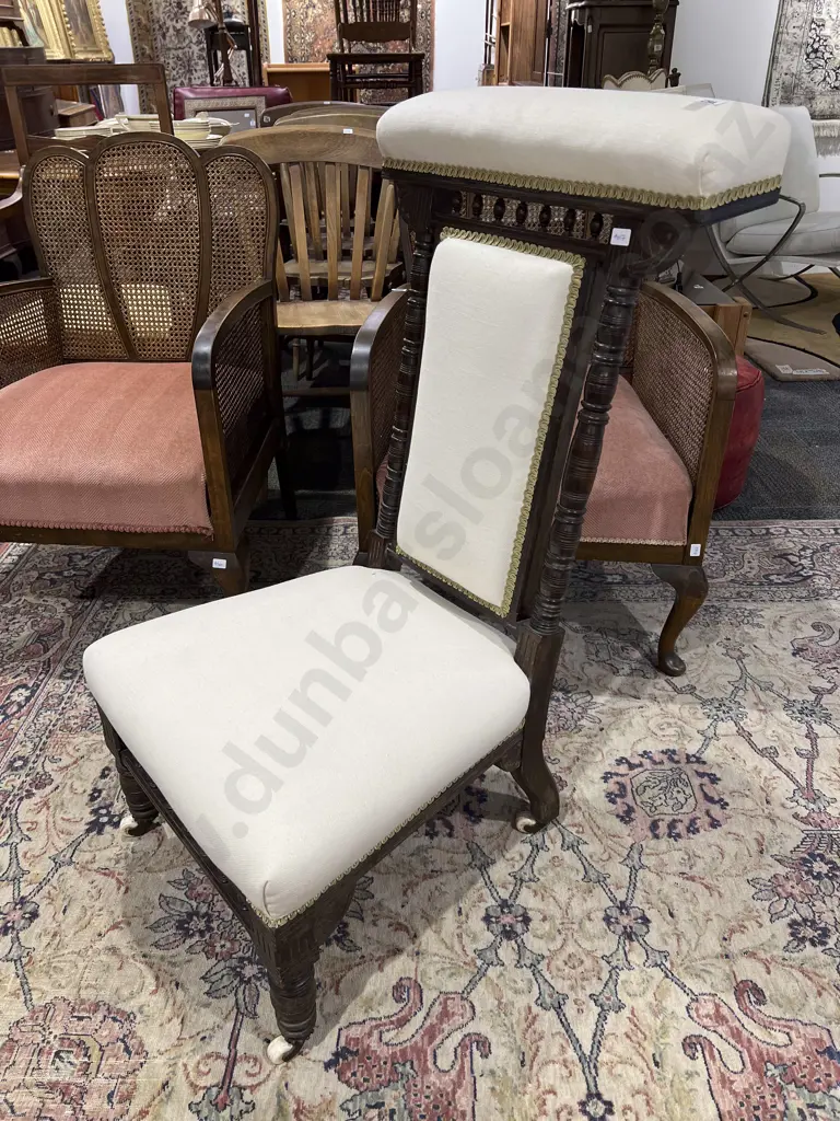 Prie-Dieu Kneeler Chair Image 1++