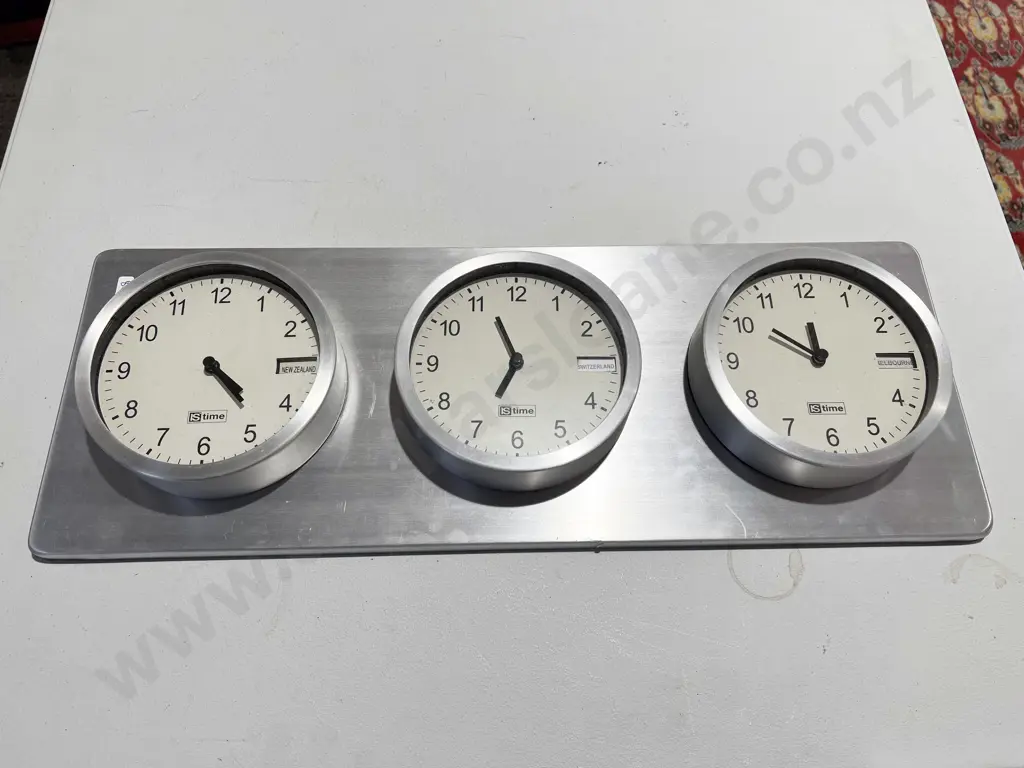 World Wall Clock Image 1++