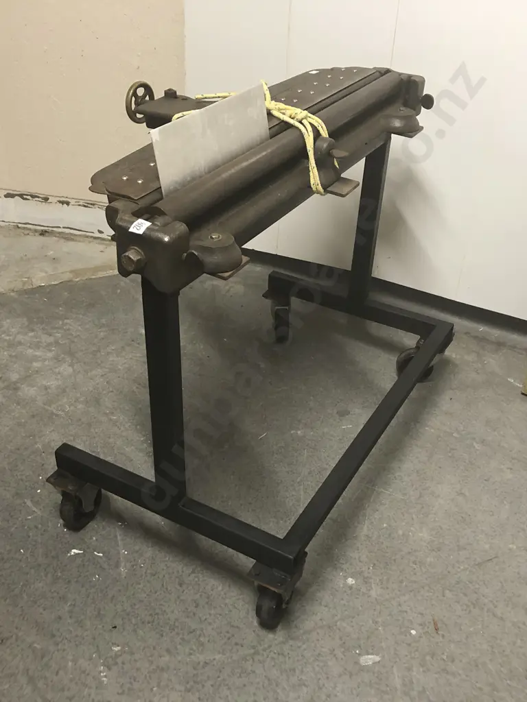 Vintage Sheetmetal Folder Image 1++