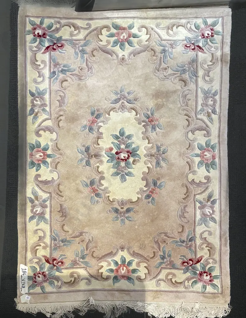 Chinese Woolen Floor Rug with Floral Motif Image 1++